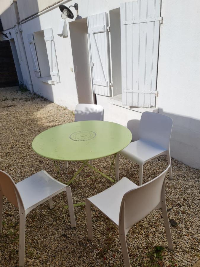 Appartement Calme Et Pratique. Тур Экстерьер фото
